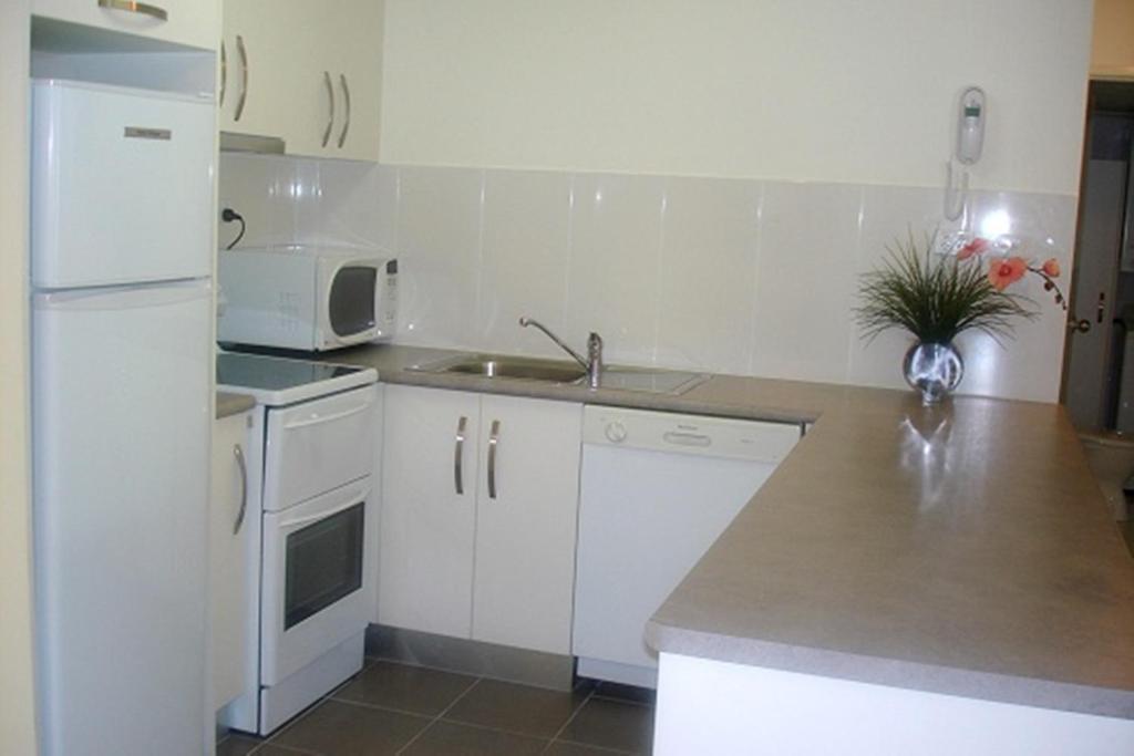 The Port Douglas Queenslander Room photo